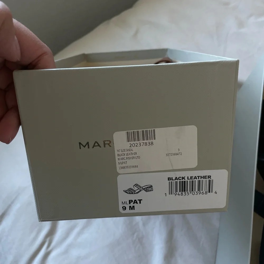 Marc fisher sandal in black worn once - Picture 4 of 4